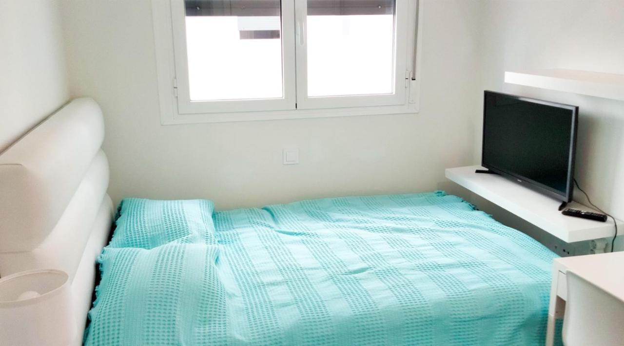 Lovely Centrally Located In Apartment