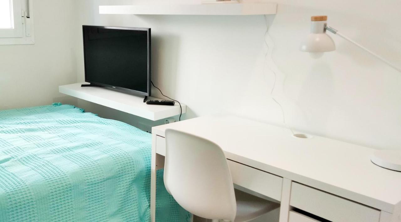Lovely Centrally Located In Apartment