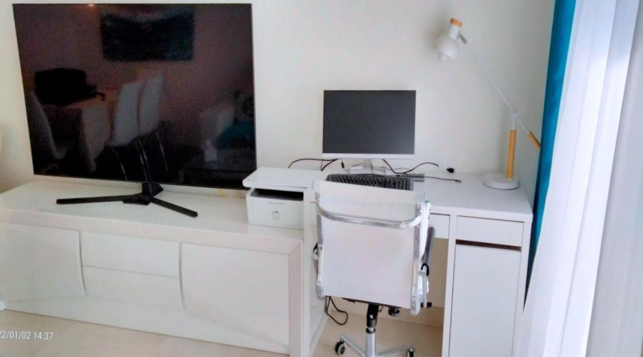 Lovely Centrally Located In Apartment Estepona