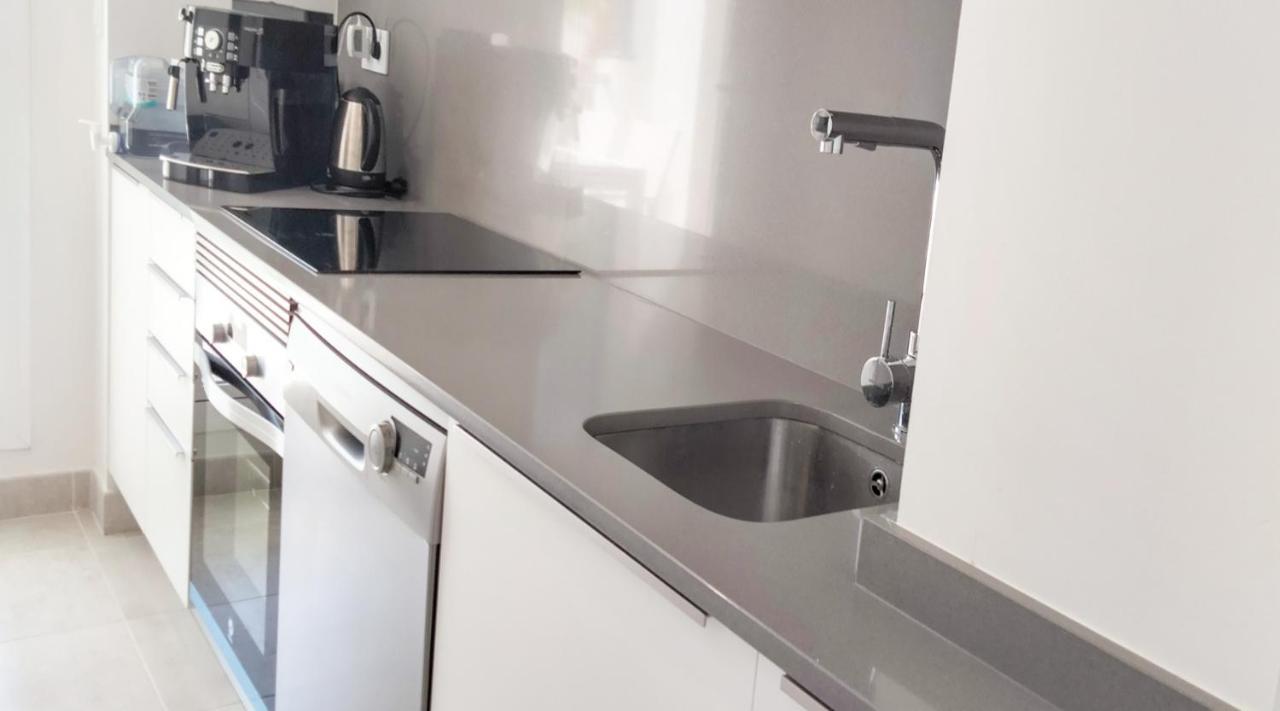 Lovely Centrally Located In Apartment