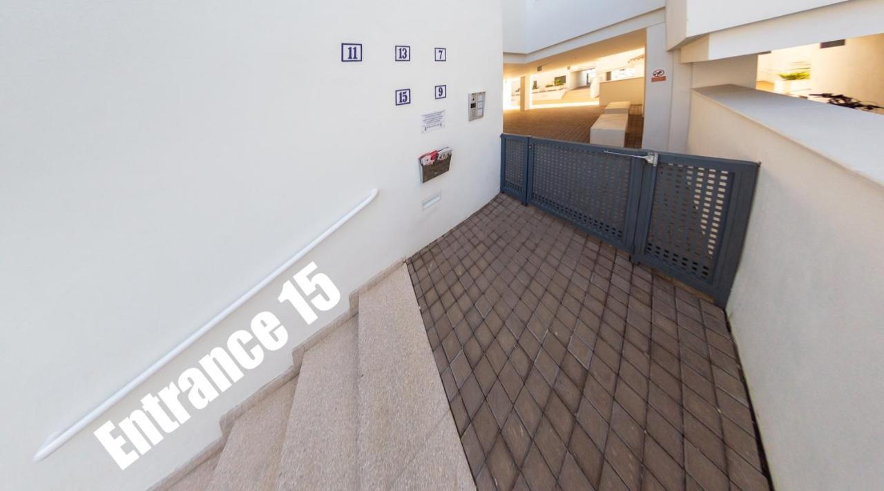 Lovely Centrally Located In Apartment